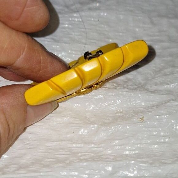 Antique Carved Bakelite Moth Butterfly Brooch Pin Yellow Costume Jewelry - Picture 7 of 9